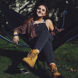 Meet your Posher, Reese